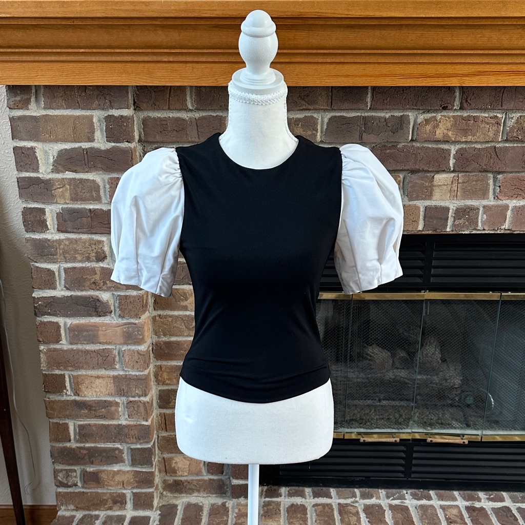 Alice + Olivia Aubrey Black White Puff Sleeve Crop Blouse Size 6